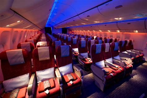 boeing 777 300er qatar airways.